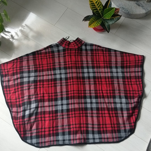 Red and Black Plaid Cape/Poncho - Picture 5 of 5
